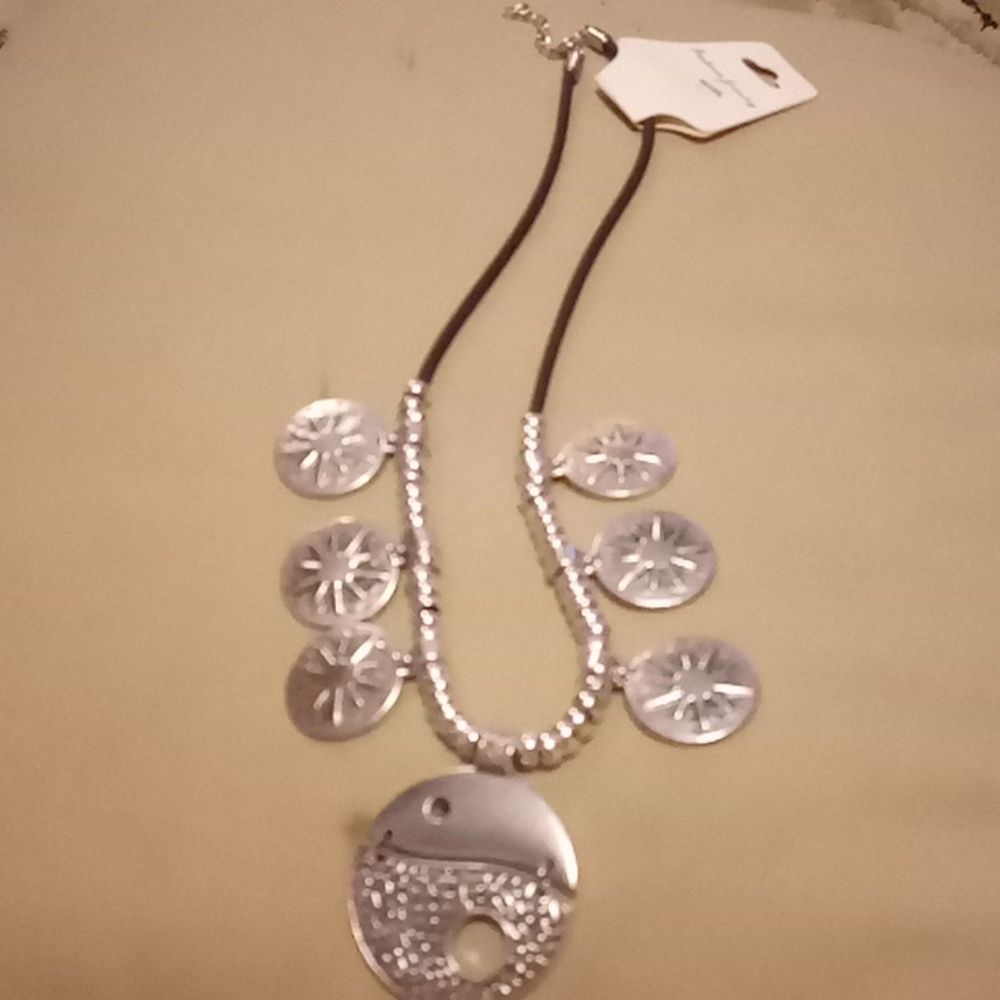 Necklace - Picture 1 of 2